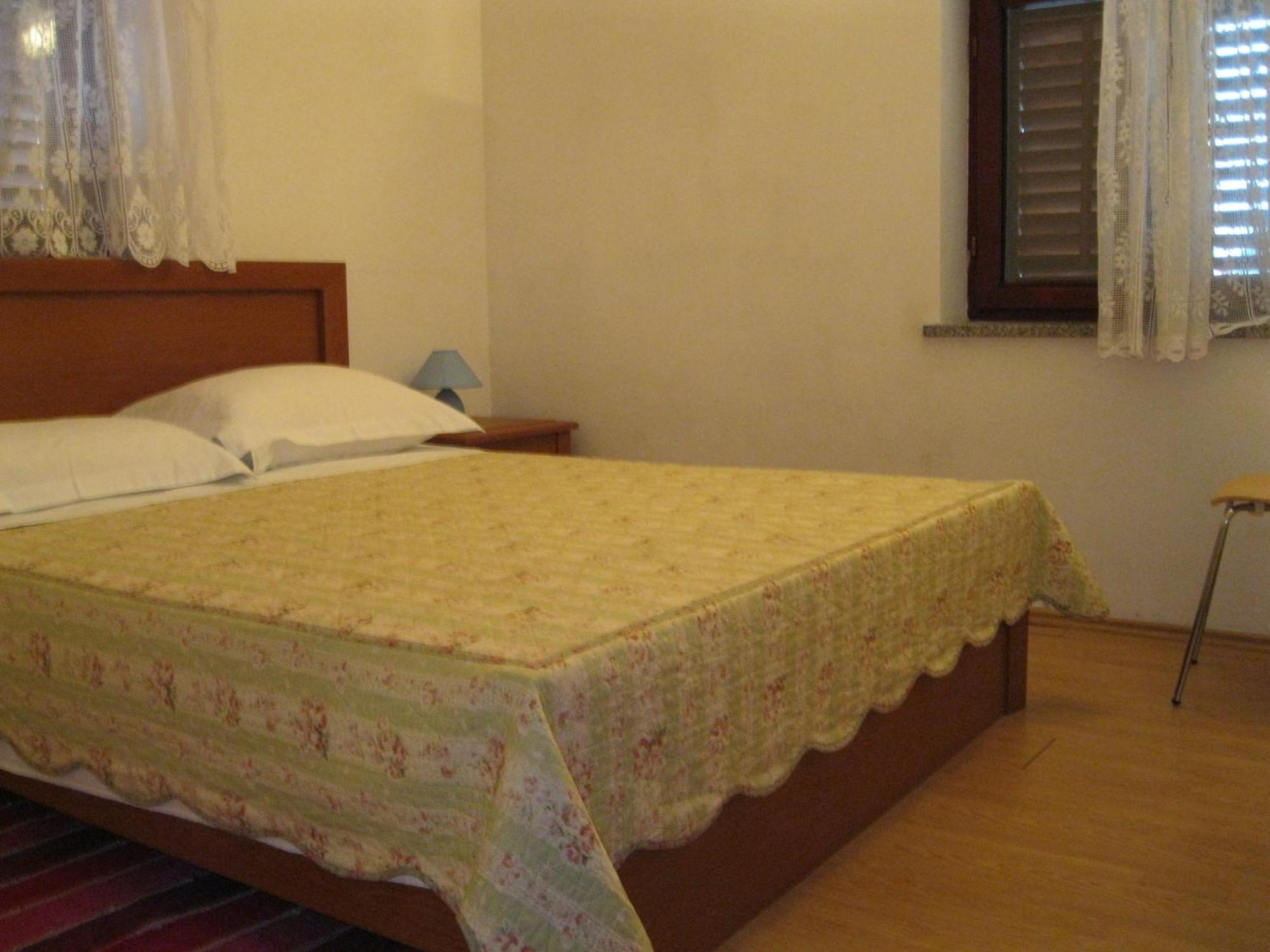 Apartments Lav Porec Esterno foto