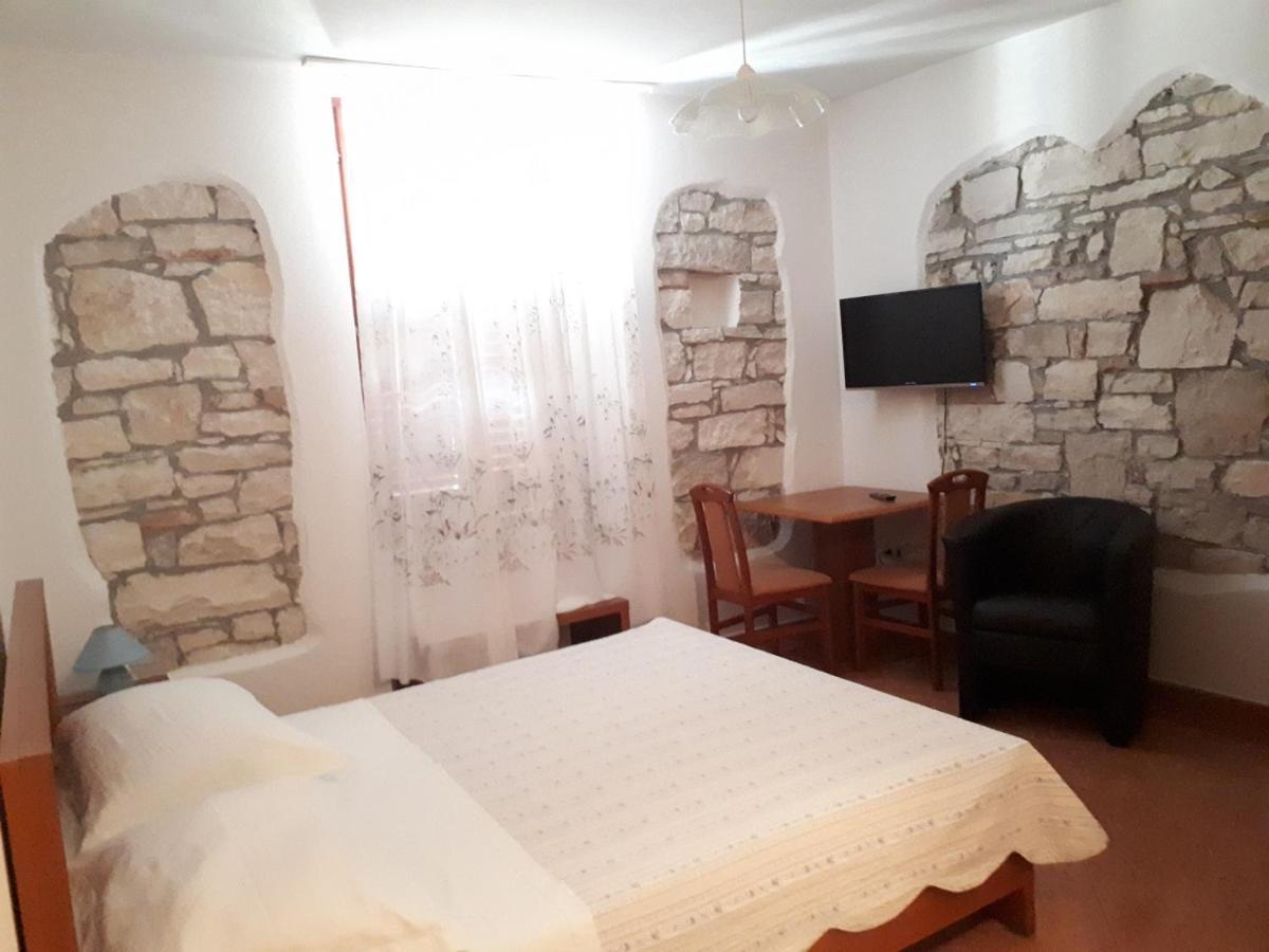 Apartments Lav Porec Esterno foto