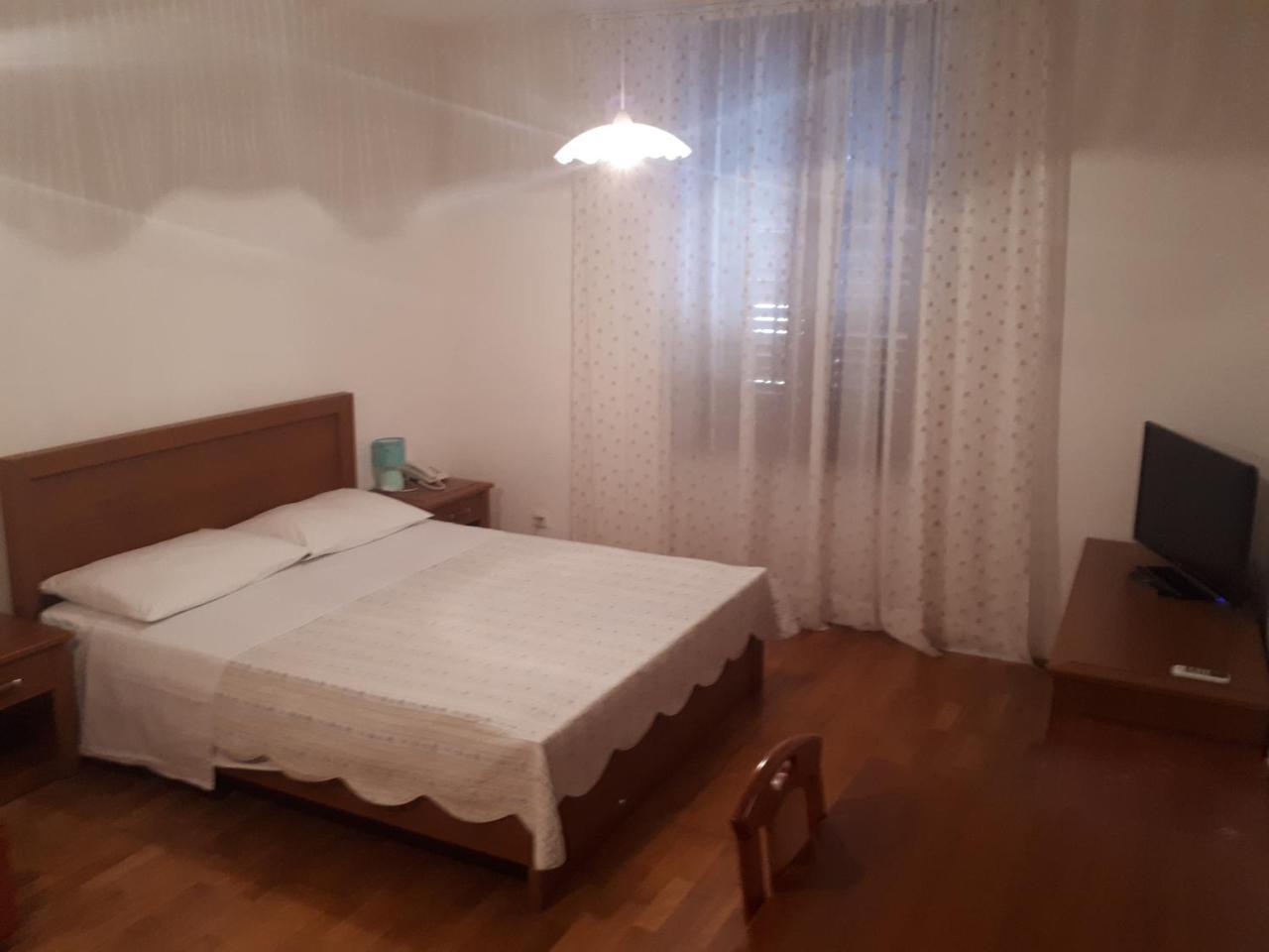 Apartments Lav Porec Esterno foto